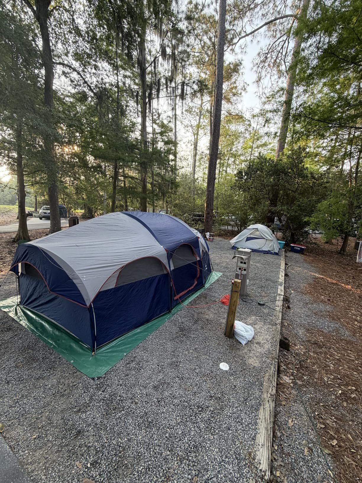 Weatherproof 8-person tent photo review